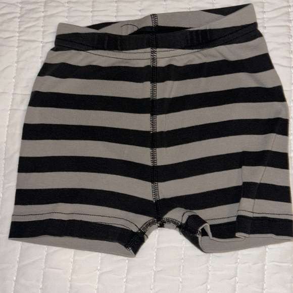 Hanna Andersson Batman shirt pajamas - Picture 8 of 10